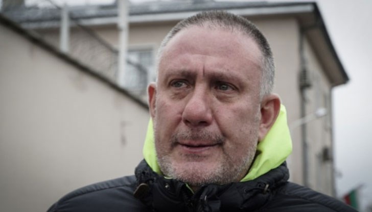 Д-р Иван Димитров е подсъдим за убийството на Жоро Плъха Д-р Иван Димитров е подсъдим за убийството на Жоро Плъха