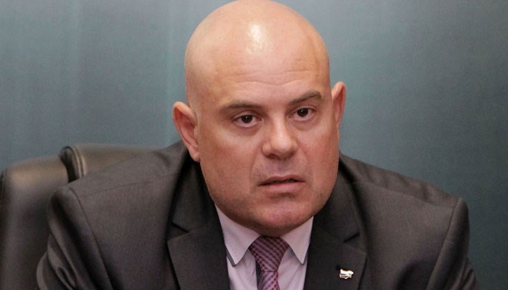 Прокуратурата не смята да спира политическото развитие на нито един подсъдим или обвиняем, заяви Иван Гешев Прокуратурата не смята да спира политическото развитие на нито един подсъдим или обвиняем, заяви Иван Гешев