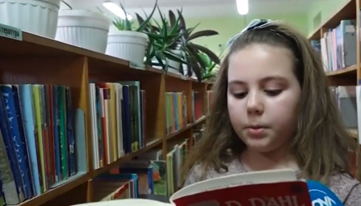Майката на любознателното дете разказва от къде идва страстта им към четенето