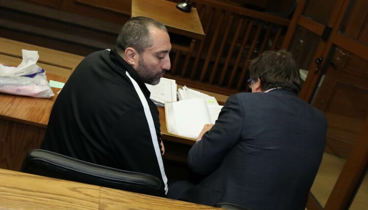 Несебърският наркобос почувствал болки в корема, докато му предявявали материалите по делото за рекет Несебърският наркобос почувствал болки в корема, докато му предявявали материалите по делото за рекет