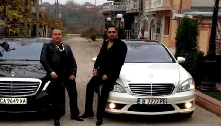 Според лекарите от ТЕЛК Горан и Станьо са слепи, но на записи се вижда как карат луксозни коли