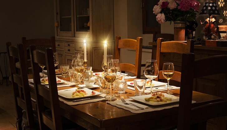 Горенето на свещи на закрито е по-вредно от изгорели газове Горенето на свещи на закрито е по-вредно от изгорели газове