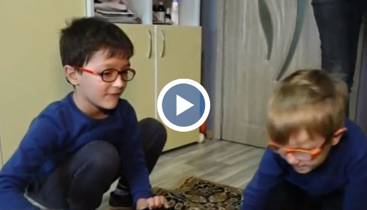 Родителите на две момченца търсят подкрепа, за да видят децата си здрави