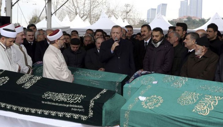 9 души от едно семейство загинаха при срутването на жилищна сграда, други петима са в болница