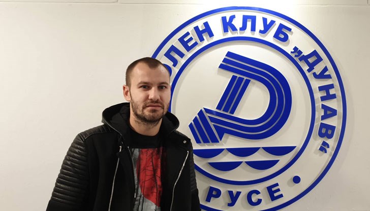 Вратарят Благой Макенджиев подписа договор за година и половина с русенския клуб Вратарят Благой Макенджиев подписа договор за година и половина с русенския клуб