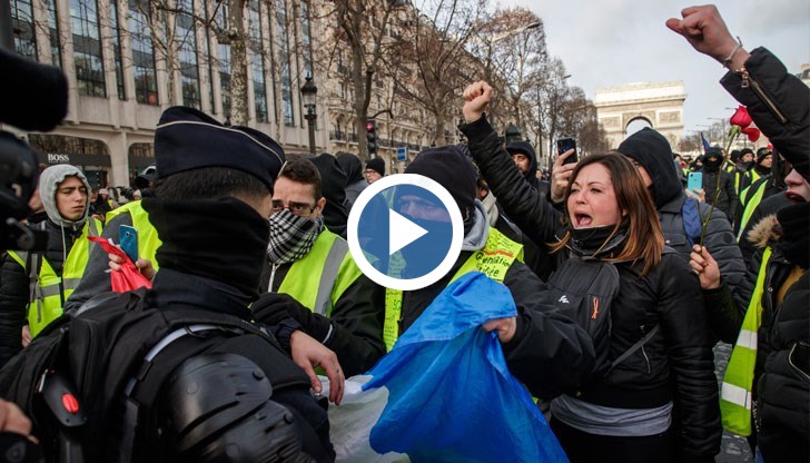 От Триумфалната арка потегли 13-ото протестно съботно шествие