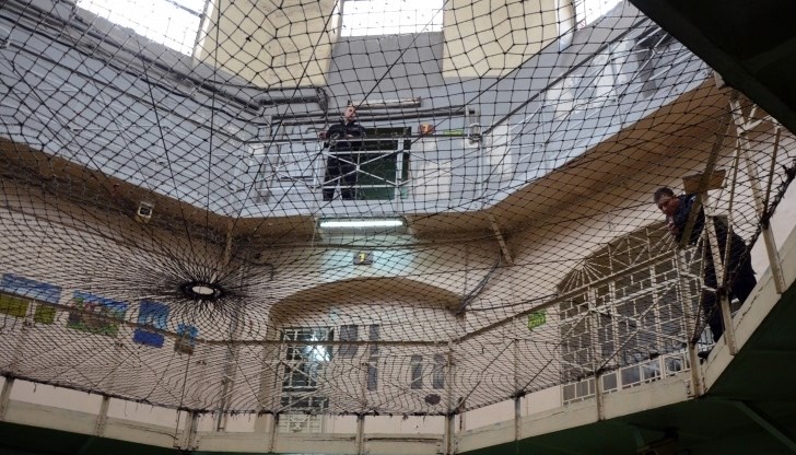 Затворниците се жалват от заповед на шефа на ГДИН, с която са лишени от уединение при интимните свиждания Затворниците се жалват от заповед на шефа на ГДИН, с която са лишени от уединение при интимните свиждания