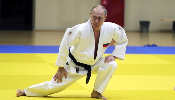 Руският президент изкълчи палеца си Руският президент изкълчи палеца си