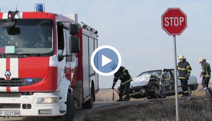 78-годишен шофьор предизвика тежка катастрофа край разклона за Божичен