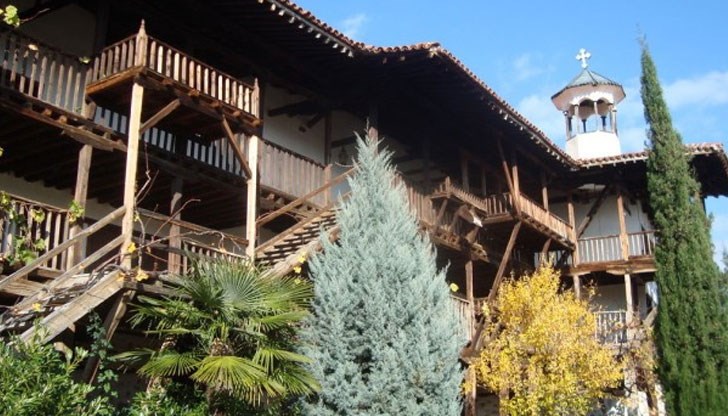 Безбожникът не е успял да се скрие от камерите в светата обител