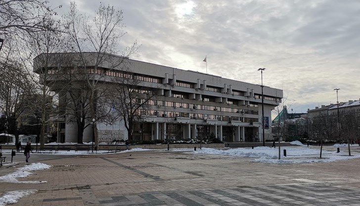 Противно на обещанието на ГЕРБ, че няма да се увеличават данъците в общината, с около 37% се увеличиха таксите за детските градини преди две години, с 64% се увеличи и данъкът сгради