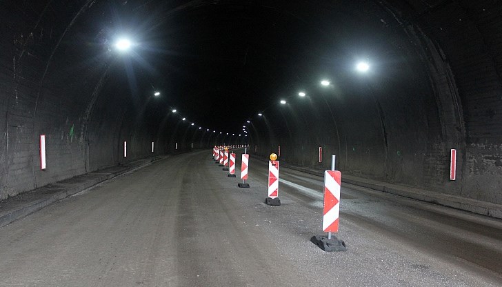 Утре шофьорите да се движат с повишено внимание и съобразена скорост в тунел „Траянови врата“ на АМ „Тракия“ и в тунел „Мало Бучино“ на АМ „Струма“