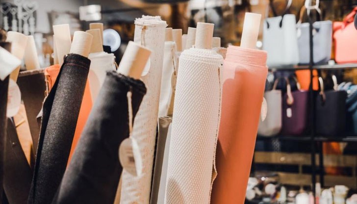 Той охлажда или изолира от студа съобразно нашата температура