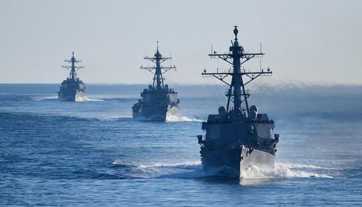 НАТО разширява присъствието на корабите си под бдителния поглед на руския черноморски флот