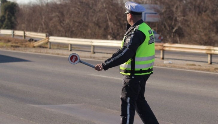 23-годишният шофьор е установен от екип пътни полицаи от РУ - Бяла