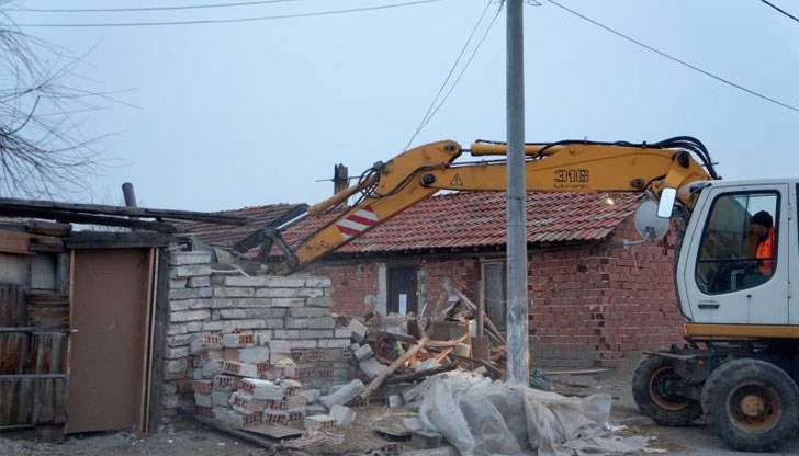 Ромите получиха отказ да се върнат в незаконни постройки Ромите получиха отказ да се върнат в незаконни постройки