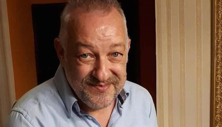 Русенецът направи голямо дарение за опожарено читалище около Благоевград