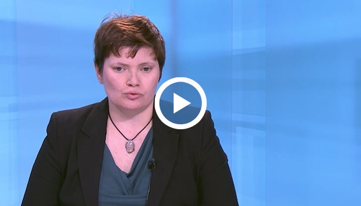 Необходимо е по магистралите и скоростните пътища да има адекватна информация за ситуацията, каза още Малина Крумова