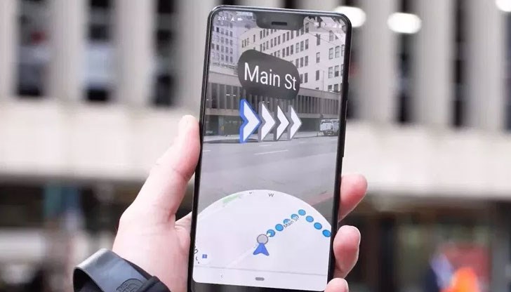 Реализацията на тази функционалност много прилича на това, което обещаха разработчиците на интернет гиганта за Google Glass