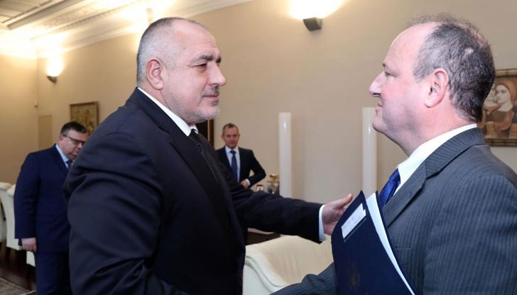 Редно е българските граждани да знаят какво се случва, как се разследва, прикрива и пр., защото много гръмки обещания на прокуратурата завършват безславно, което води до неприятни съмнения Редно е българските граждани да знаят какво се случва, как се разследва, прикрива и пр., защото много гръмки обещания на прокуратурата завършват безславно, което води до неприятни съмнения