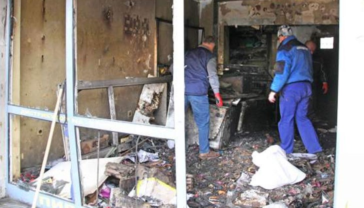 Пламъците възпламениха пиратки и фоеверки