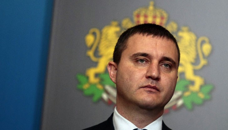 Финансовият министър клекна, след като бизнесът заплаши да спре работа от 1 април Финансовият министър клекна, след като бизнесът заплаши да спре работа от 1 април