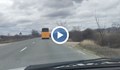 Училищен автобус "лети" със 100 км/ч