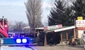 Кола се вряза в крайпътно заведение близо до Казичене