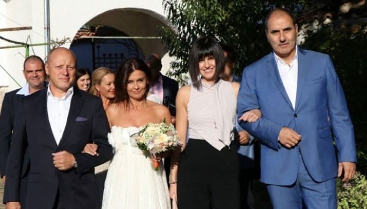 Ваня Колева и съпругът и Николай са горди собственици на апартамент от 231,600 кв. м. Ваня Колева и съпругът и Николай са горди собственици на апартамент от 231,600 кв. м.