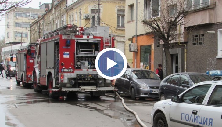 Два пожара избухнаха в рамките на 12 часа в центъра на Русе, в един и същ район