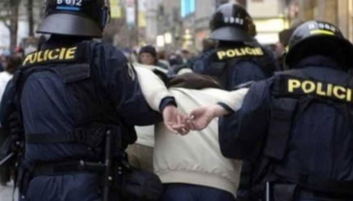 Той е известният Каба Дер, издирван от няколко страни заради множество убийства, пише сръбският БЛИЦ