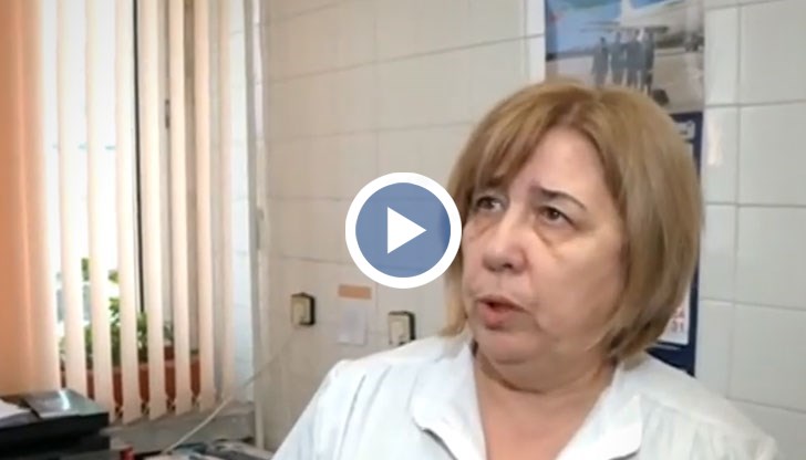 Въпреки атаката тя е принудена да продължава да преглежда пациента си