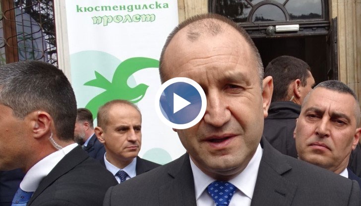 А не да чакат да гърмят скандали и да ги гасят с оставки, заяви президентът