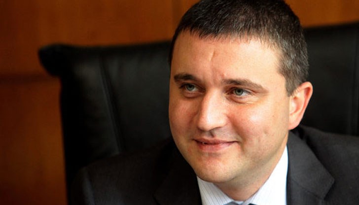 Антикорупционната комисия вече заяви, че министърът не е в конфликт на интереси, ред е на прокуратурата да го изкара чист