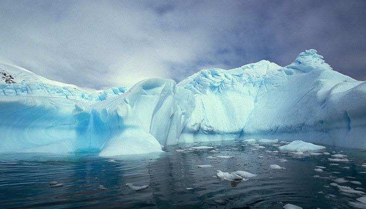 Специалисти от Чикагския университет регистрираха нощни трусове в леда в Антарктида