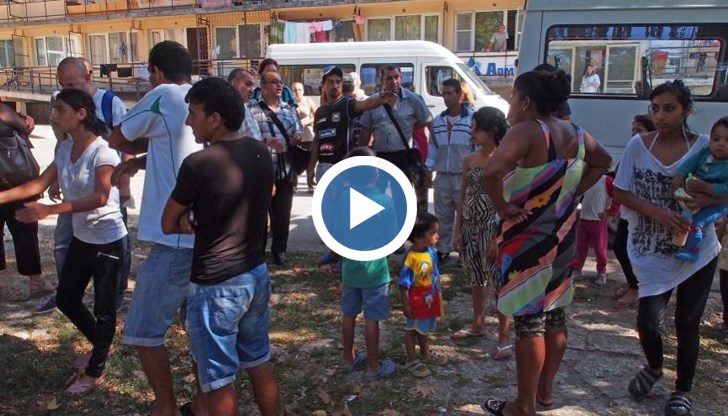 Правилно ли е да се спират семейните помощи, и то за цяла година, ако детето не ходи редовно на училище?