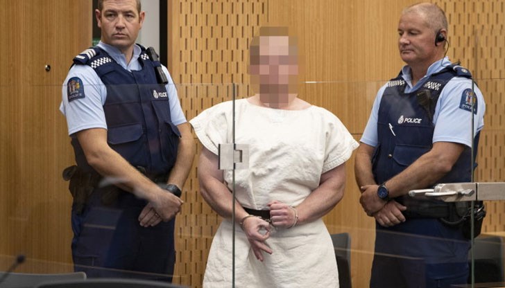 Това поражда опасения, че Тарант ще използва делото като трибуна, подобно на норвежкия терорист с крайнодесни убеждения Андерш Брайвик Това поражда опасения, че Тарант ще използва делото като трибуна, подобно на норвежкия терорист с крайнодесни убеждения Андерш Брайвик