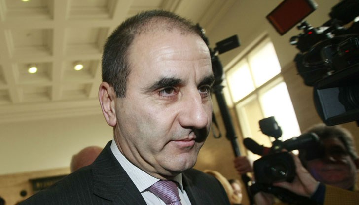 Отговорът му идва след като Нинова заяви, че единодушното отхвърляне на ветото на президента е договорка между двете партии, а залогът е опрощаване на дълговете на мюфтийството към държавата