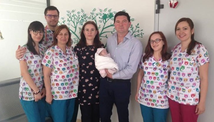 Бебетата прекарали месеци в интензивното отделение в АГ болница в Пловдив