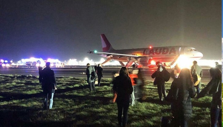 Екипажът на самолета е прекъснал излитането