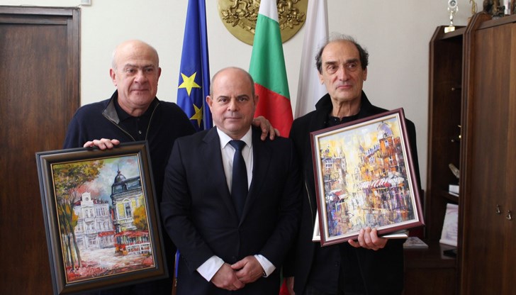 Отличието е за високи професионални постижения, заслуги в областта на музикалното изкуство Отличието е за високи професионални постижения, заслуги в областта на музикалното изкуство