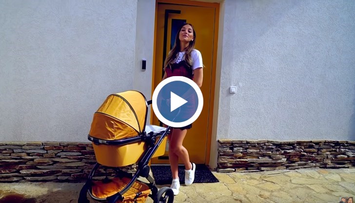 Прави впечатление, че домът на младото семейство е изключително пъстър