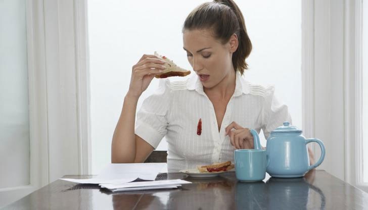 Седнали сте на дъвка и не може да я отлепите от джинсите си? Не ви трябва химическо чистене Седнали сте на дъвка и не може да я отлепите от джинсите си? Не ви трябва химическо чистене