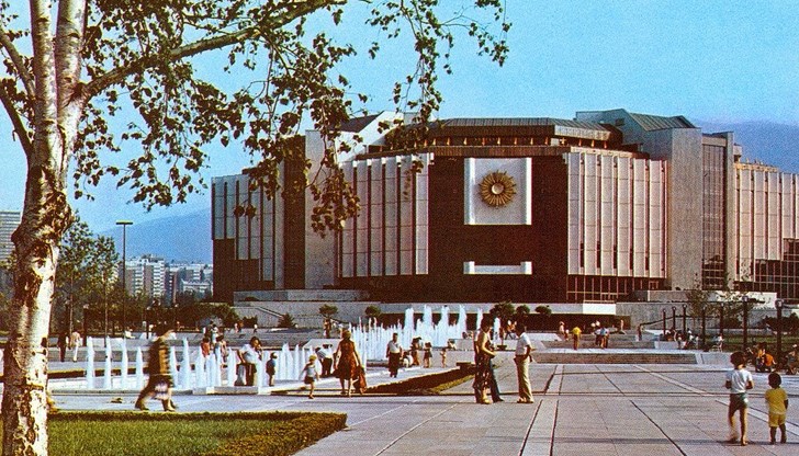 Цената е варирала от „минимум 6 години“ до „над 15 години“ полагане на точно определени видове труд на точно определени места