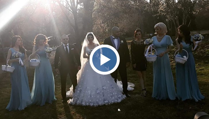 Взехме най-красивата булка, написа тя към видеото