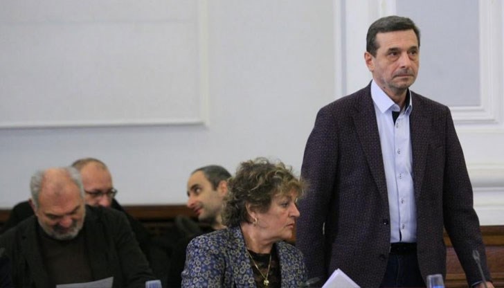 Според тях социалните работници нямат необходимото медицинско образование и компетентност да изготвят обективни констатации за наличните функционални дефицити на човека с увреждане Според тях социалните работници нямат необходимото медицинско образование и компетентност да изготвят обективни констатации за наличните функционални дефицити на човека с увреждане