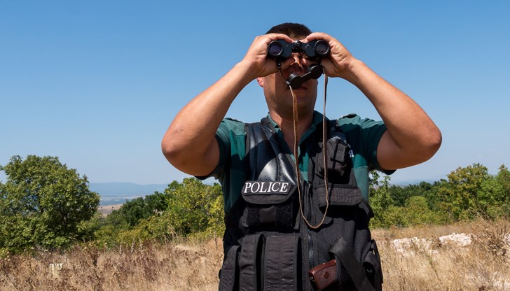 От началото на годината са направени около 300 опита нелегални мигранти да влязат в България през зелената ни граница