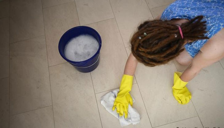 Нарушителите се наказват с глоби, лишаване от свобода или екстрадиране от страната