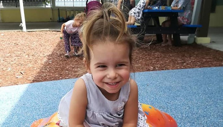 2-годишното момиченце бе истински герой през 6-те седмици на лечение в САЩ