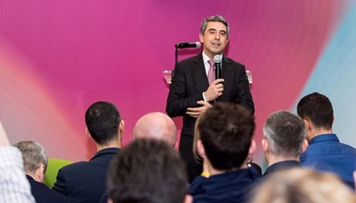 Президентът на републиката (2012-2017) Росен Плевнелиев даде старт на нова инициатива за българите в чужбина